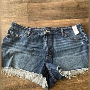Old Navy OG Curvy Straight 3.5 In Denim Shorts Sz 22